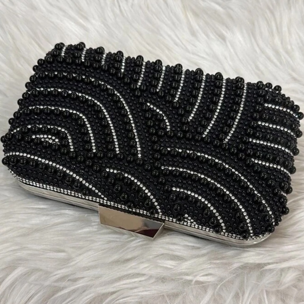 💎 Embellished Clutch 💎 - Picture 5 of 5